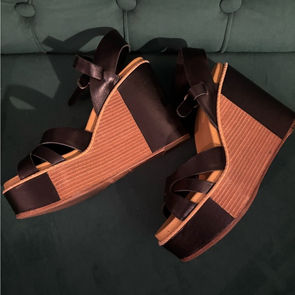 See By Chloe Black and Tan Leather Wedges - Picture 8 of 11